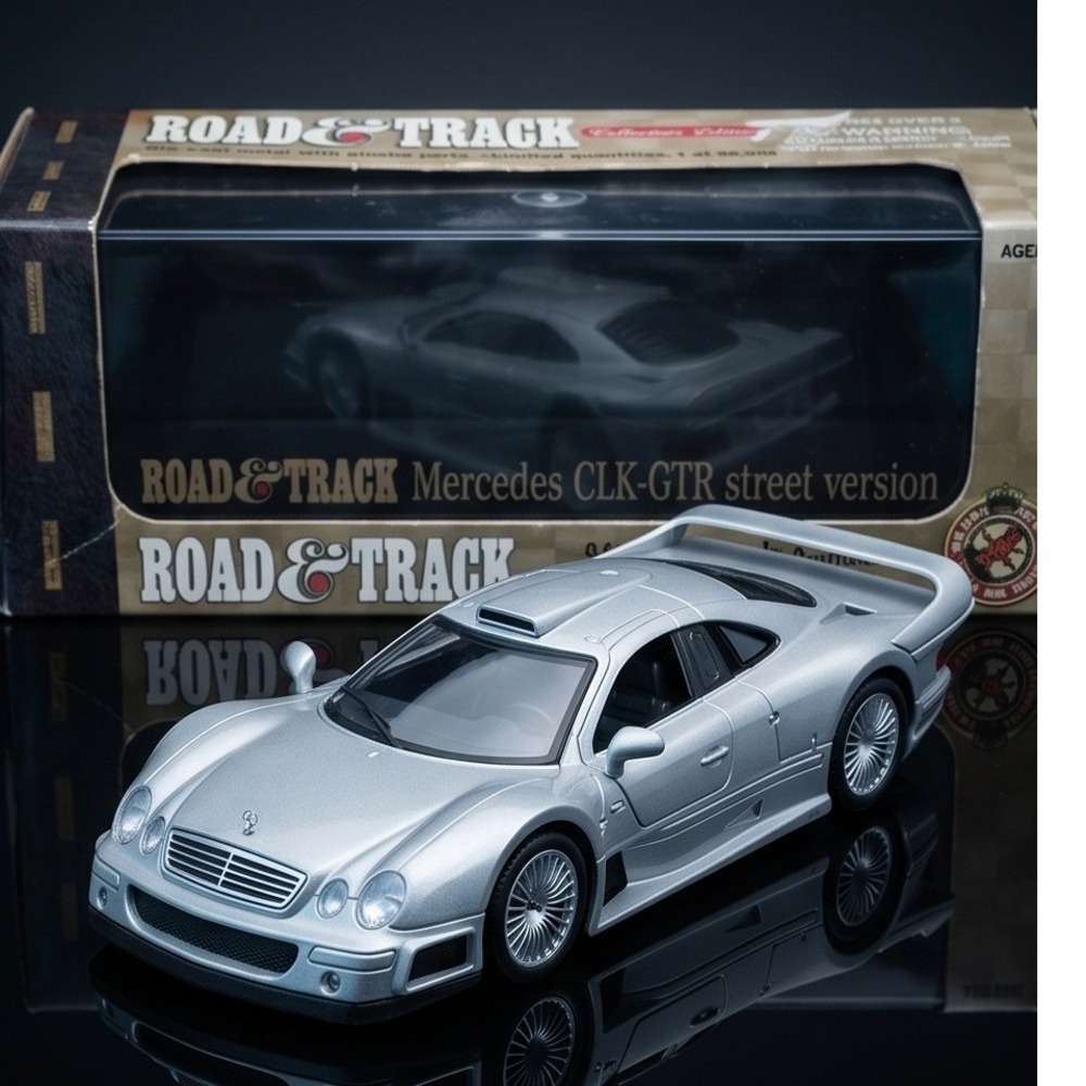 Road & Track Mercedes CLK-GTR Street Version 1/43 Scale Diecast Car Maisto NOS